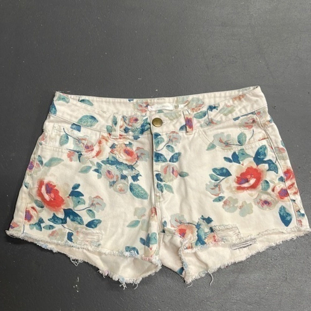 Blu Pepper Floral Cut Offs